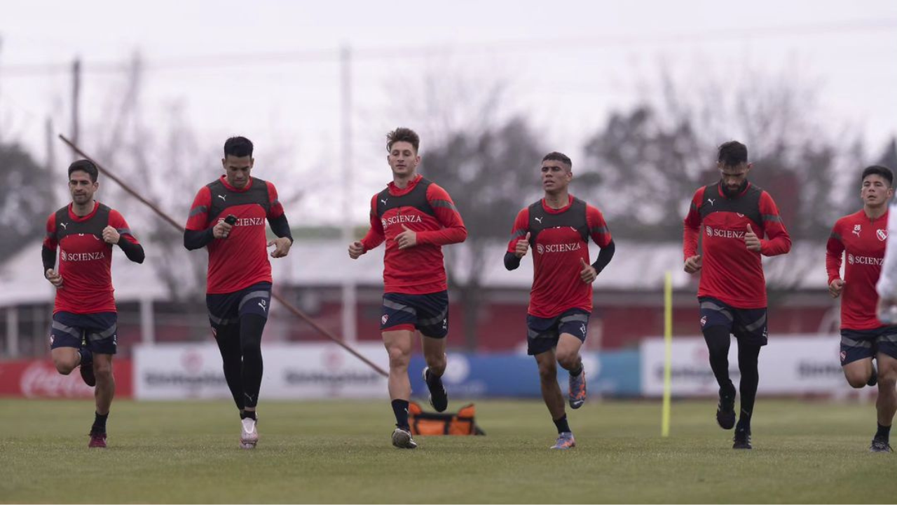 Prediksi Independiente vs Huracan, Divisi Utama Argentina Latihan skuad Independiente menjelang laga melawan Huracan. (Sc: Instagram @caindependiente)