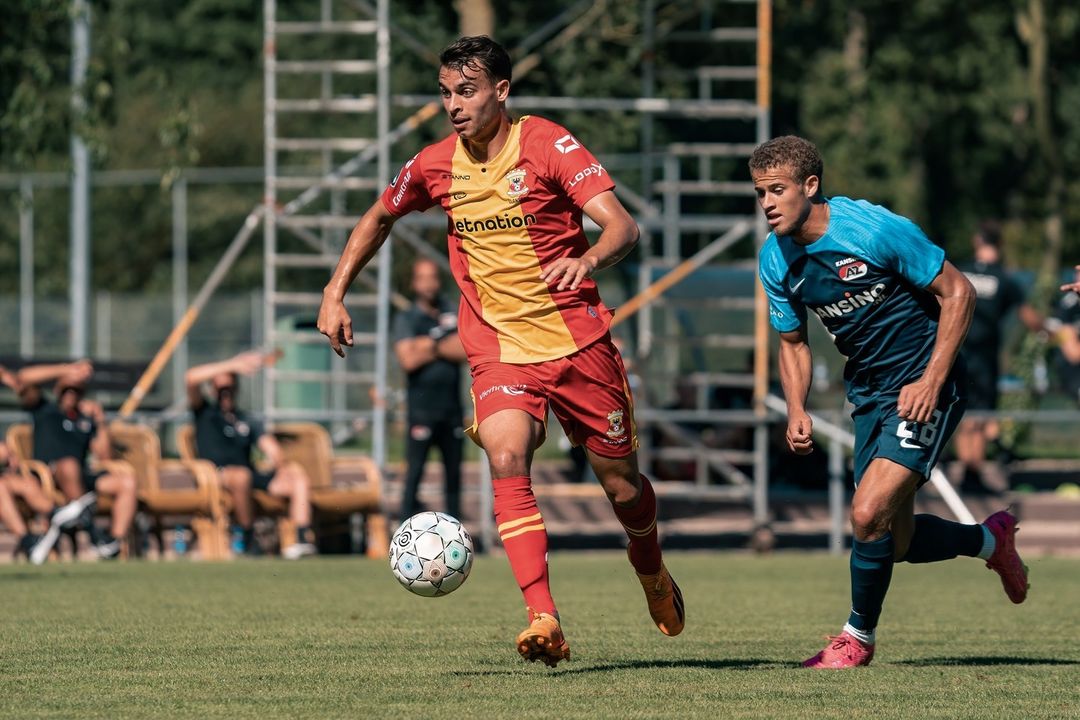 Prediksi Go Ahead Eagles vs Fortuna Sittard, Liga Belanda Eredivisie Potret pemain Go Ahead Eagles ketika bermain (SC: Instagram @gaeagles)