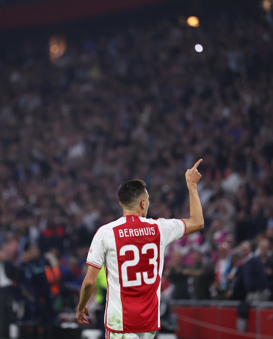 Prediksi Ajax vs Feyenoord, Liga Belanda Eredivisie Salah satu pemain Ajax, Steven Berghuis (SC: Instagram @afcajax)