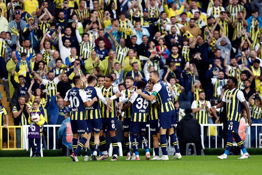 Prediksi Spartak Trnava vs Fenerbahce, Liga Konferensi Eropa Pemain Spartak Trnava melakukan selebrasi (SC: Instagram @fenerbahce)