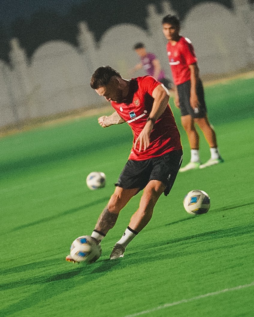 Prediksi Filipina vs Indonesia, Kualifikasi Piala Dunia Aksi pemain Indonesia, Marc Klok latihan (SC: Instagram @marcklok)