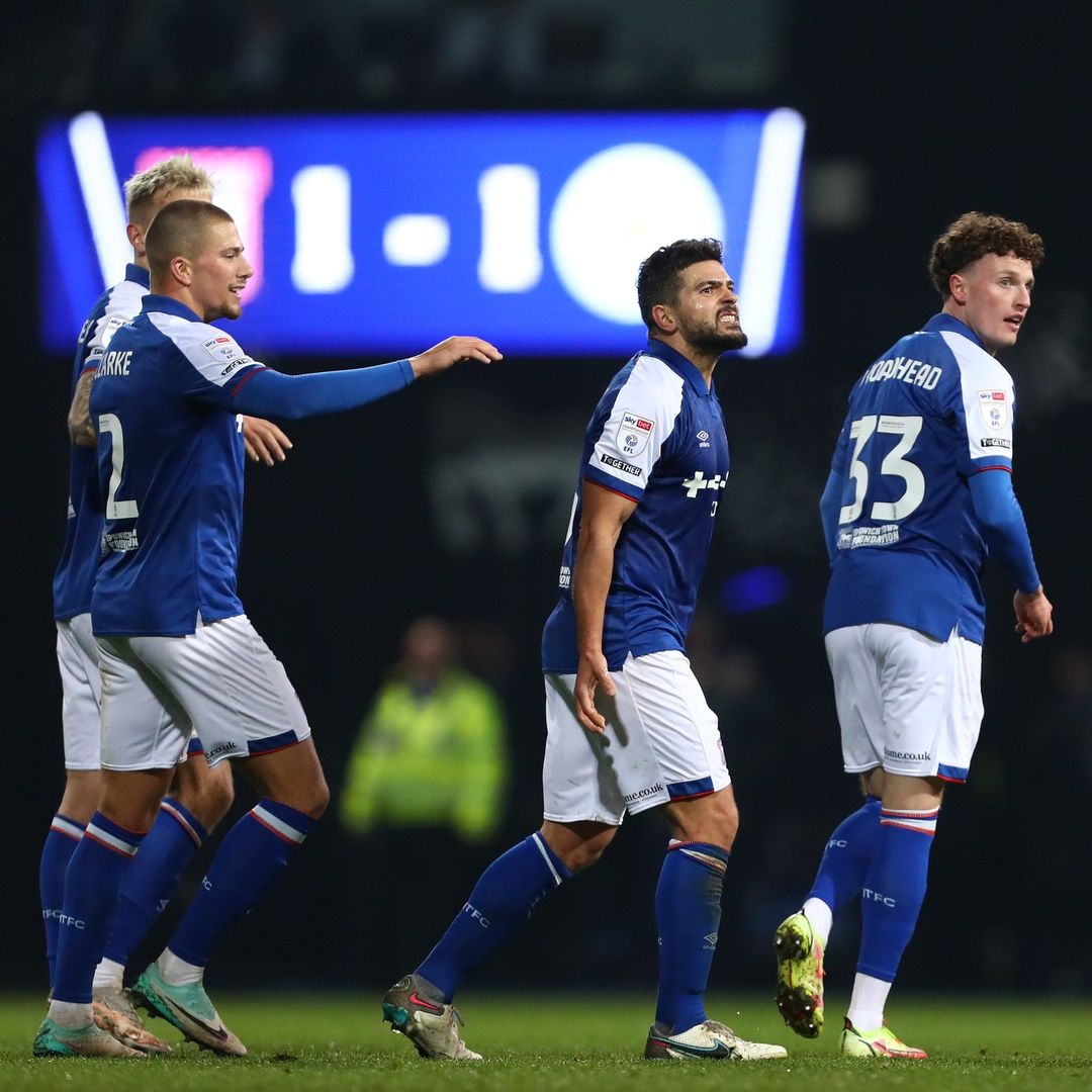 Prediksi Ipswich vs QPR, Pekan ke-25 EFL Championship Potret pemain Ipswich (SC: Instagram @ipswichtown)
