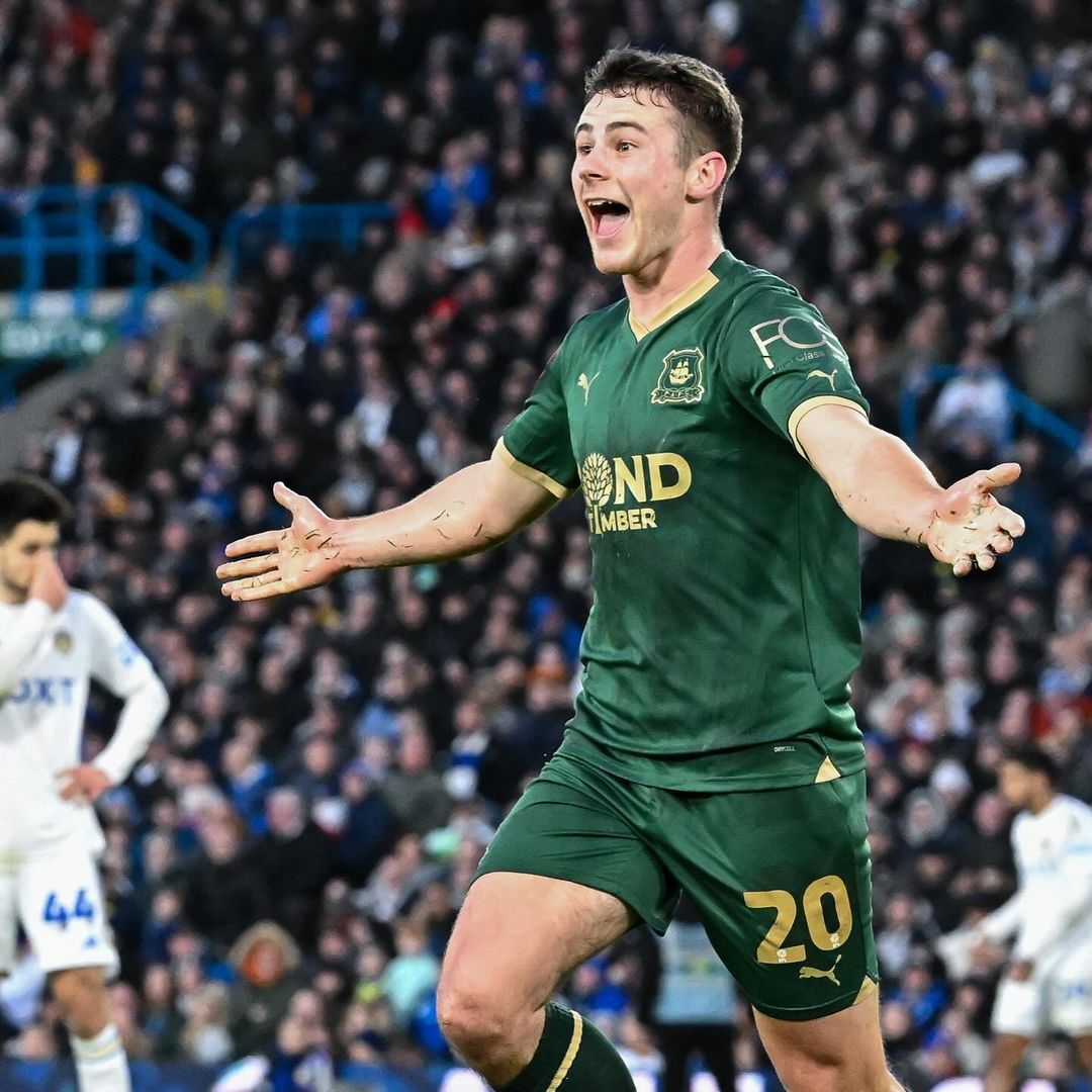 Prediksi Plymouth vs Coventry, Pekan ke-32 EFL Championship Ekspresi pemain Plymouth usai mencetak gol (SC: Instagram @only1argyle)