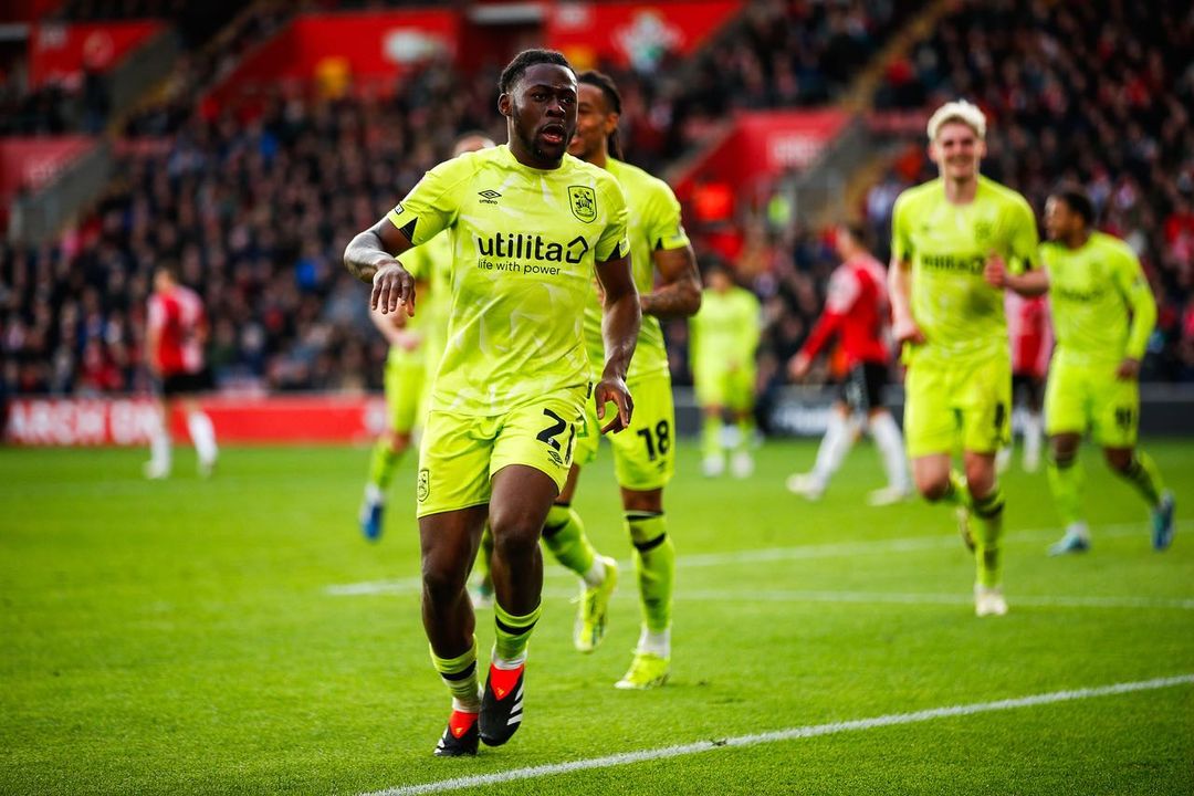 Prediksi Huddersfield vs Sunderland, Pekan ke-32 EFL Championship Ekspresi pemain Huddersfield usai mencetak gol (SC: Instagram @htafc)