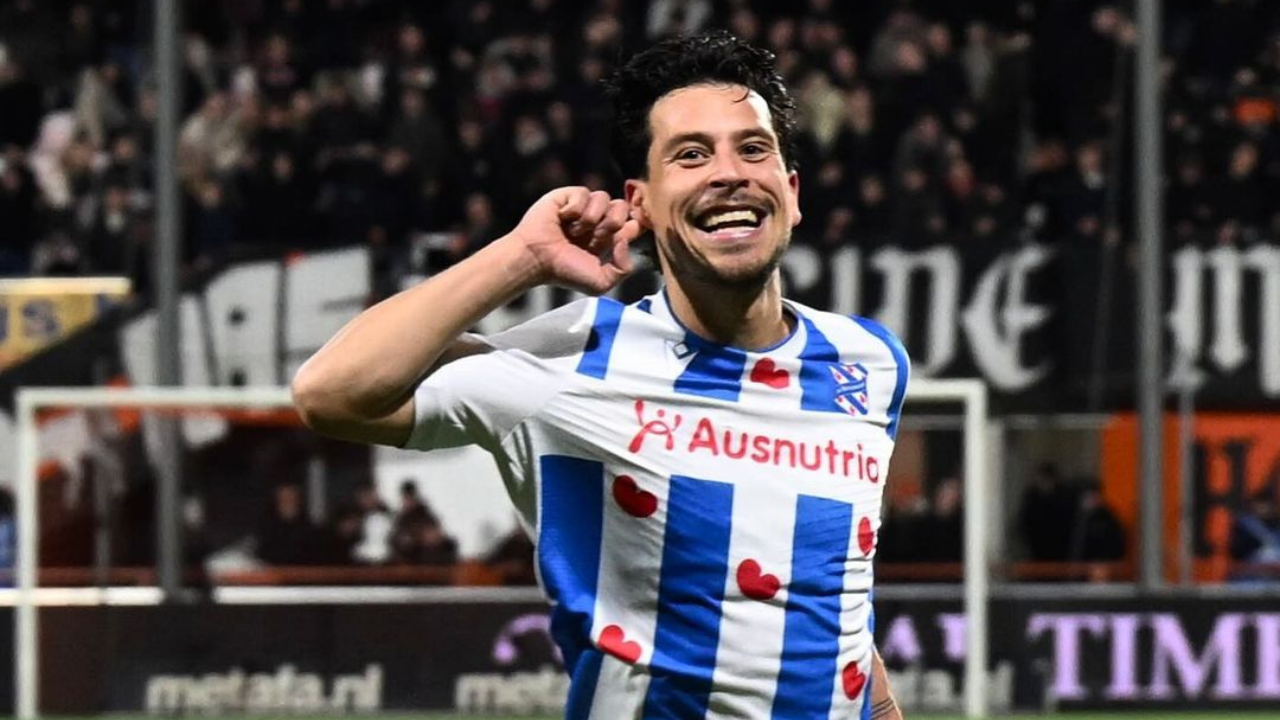 Diwarnai Momen Kebelet ke Kamar Mandi, Thom Haye Bantu Heerenveen Bungkam Zwolle 2-0