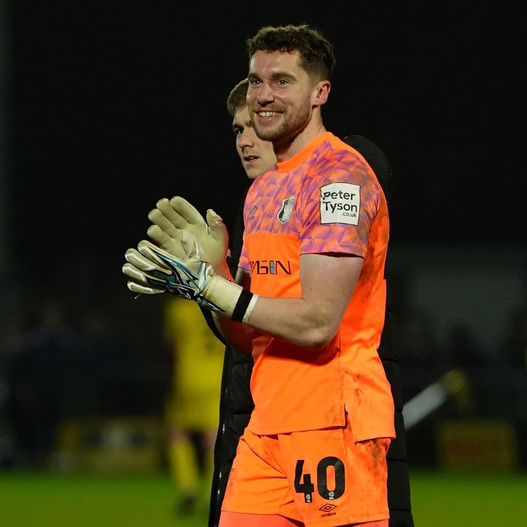 Prediksi Carlisle vs Reading, Pekan kel-36 League One Potret Kiper Carlisle (SC: Instagram @officialcufc)