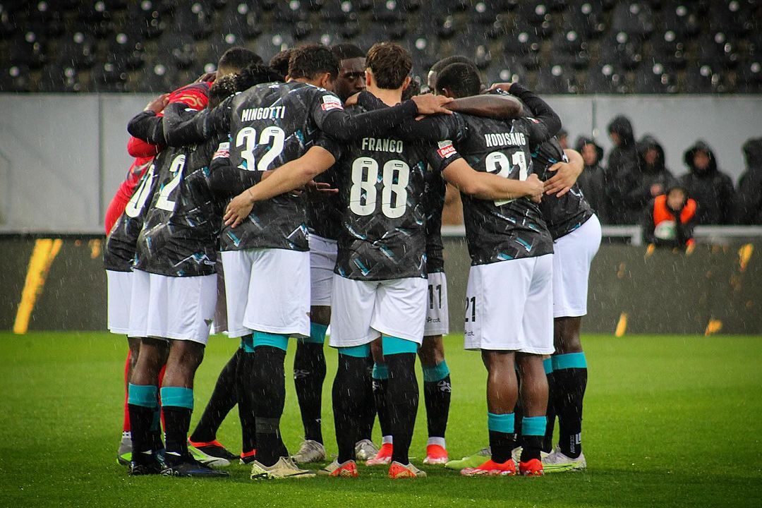 Prediksi Moreirense vs Estrela Senin 8 April 2024, Pekan ke-28 Liga Portugal Potret pemain Moreirense berkumpul jelang bermain (SC: Instagram @moreirensefutebolclube)