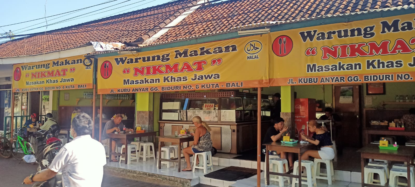 Panduan Backpacker ke Bali: Budgeting, Penginapan, Rekomendasi Lokasi Wisata Warung Makan di Kuta, Bali