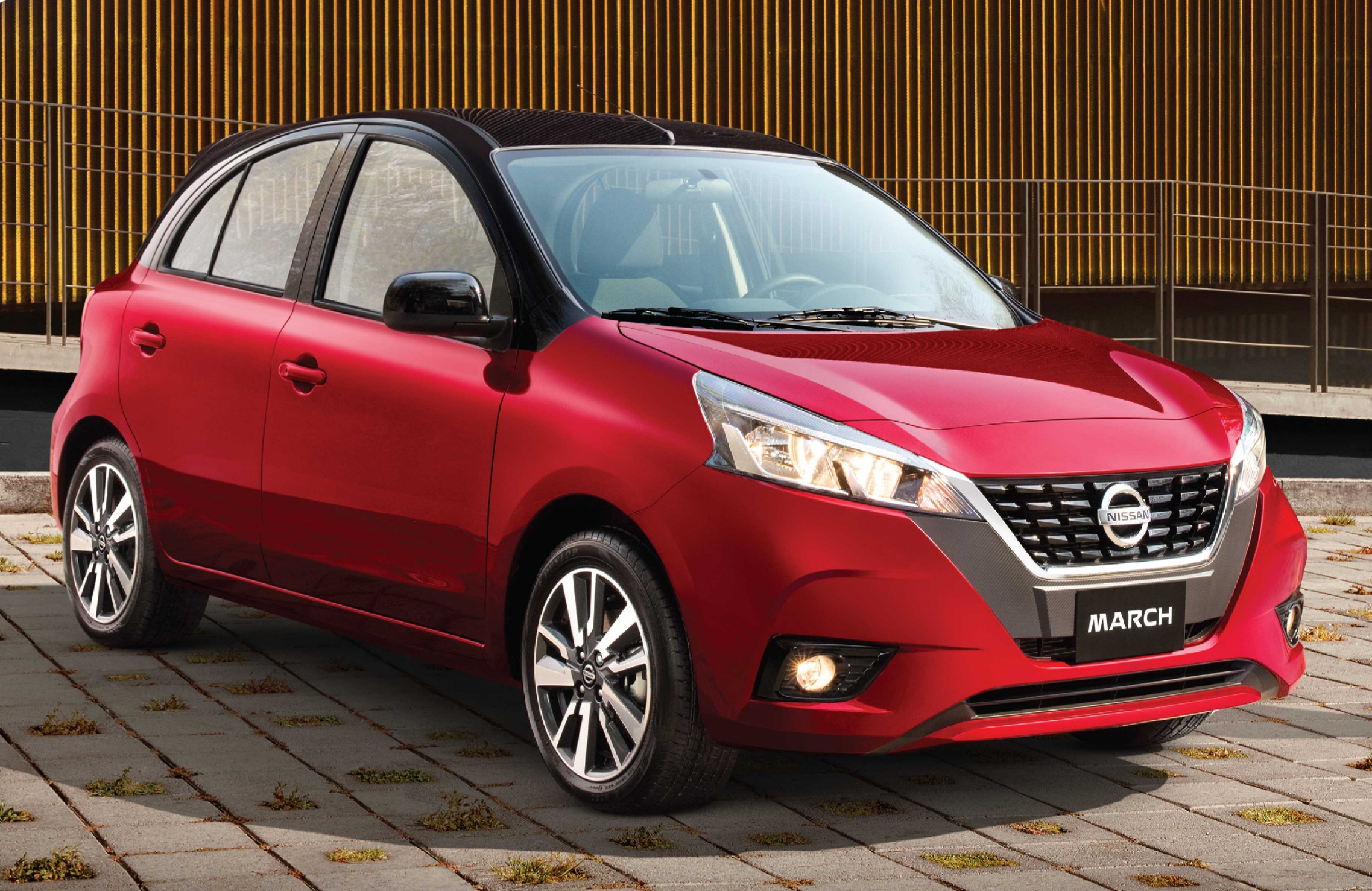 Nissan March: Mobil Kecil yang Kuat di Tanjakan