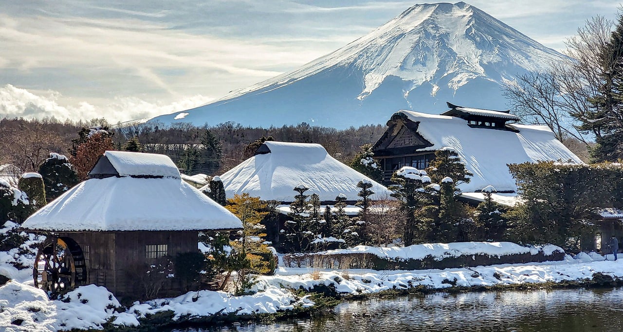 Gunung Fuji di Jepang saat musim dingin 