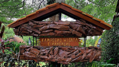 Papan Nama Kampoeng Wisata Cinangneng Bogor