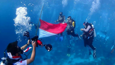 Upaca Bendera memperingati HUT RI ke-73 di pesona laut Wakatobi