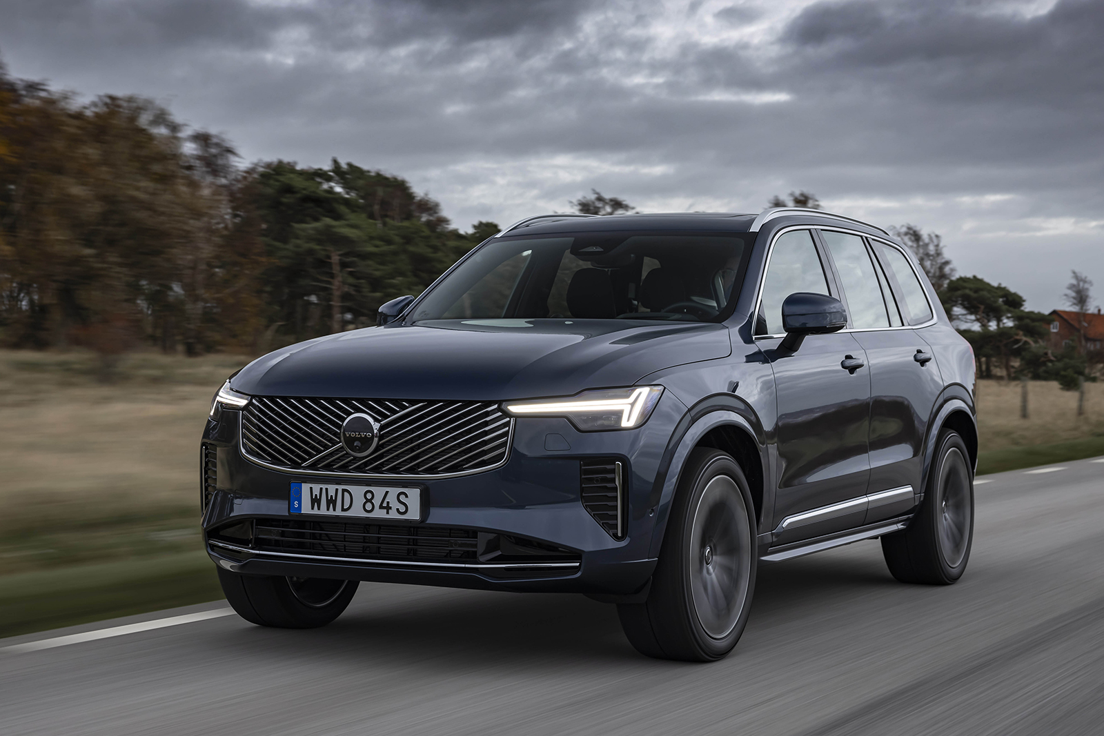 Mobil SUV Mewah Volvo XC90 Meluncur 4 Maret 2025