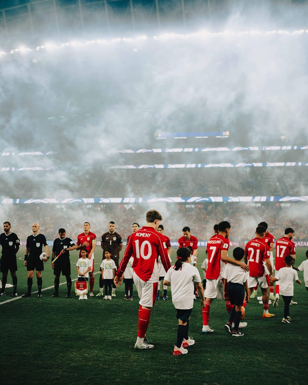 Prediksi Indonesia vs Bahrain Selasa 25 Maret 2025, Kualifikasi Piala Dunia 2026 zona Asia Momen skuad Indonesia memasuki lapangan (SC: Instagram @oleromeny)