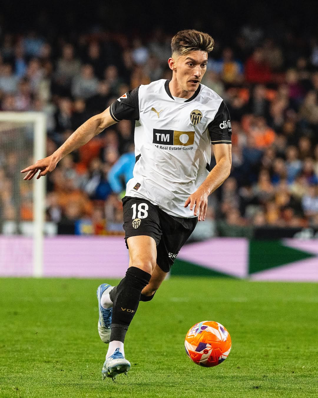 Aksi pemain Valencia (SC: Instagram @valenciacf)