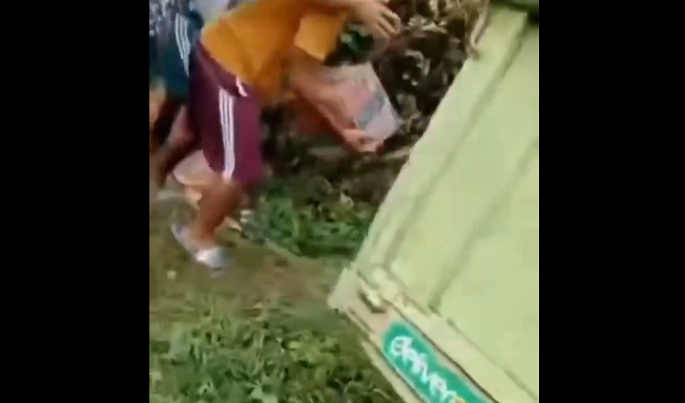 Truk Kecelakaan di Desa Sukamulya, Muatan Mie Instan Jadi Sasaran Jarah Warga