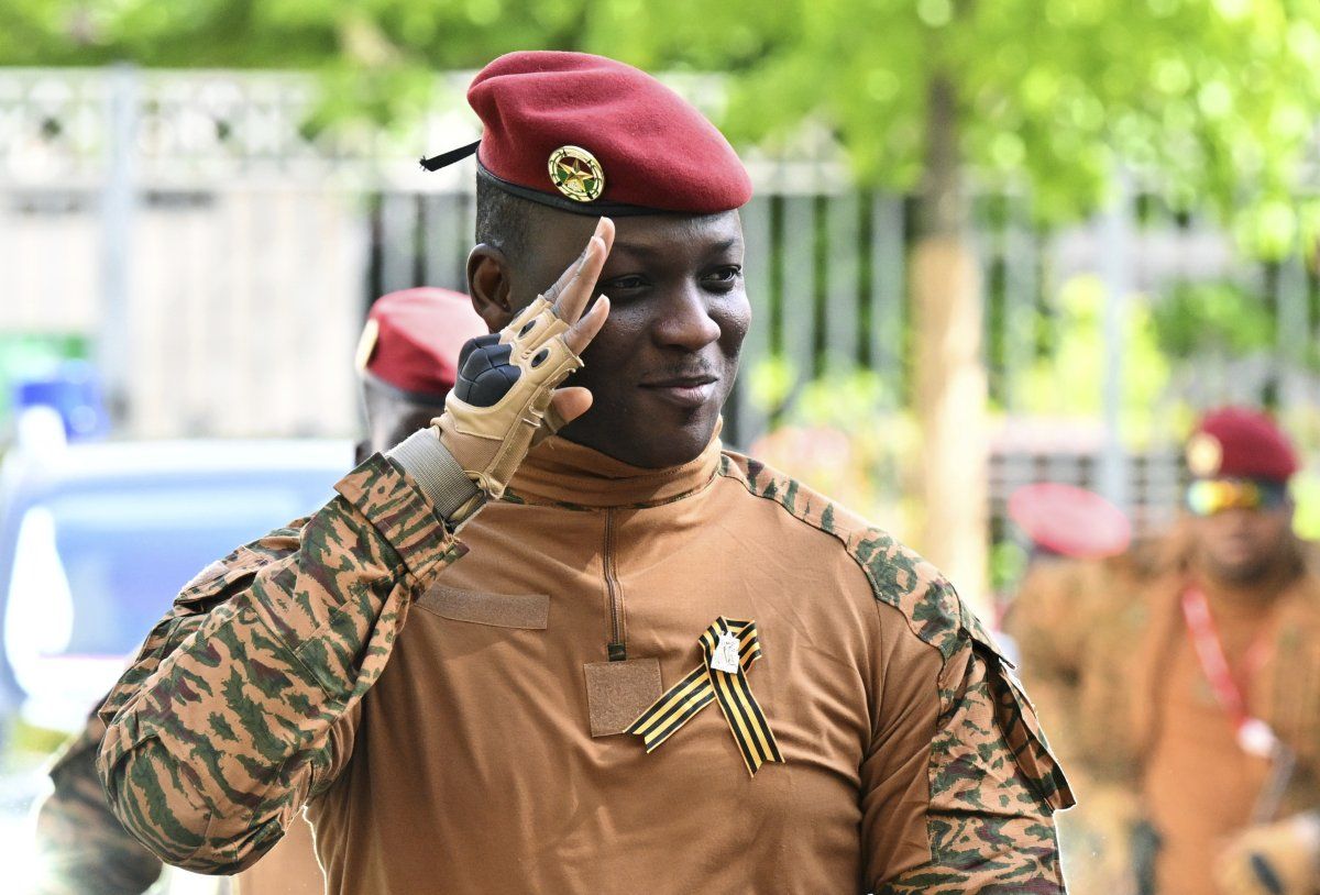 Ibrahim Traoré Reformasi Sektor Tambang: Burkina Faso Raup USD 18 Miliar dari Tambang Emas Presiden Termuda Dunia Ibrahim Traore
